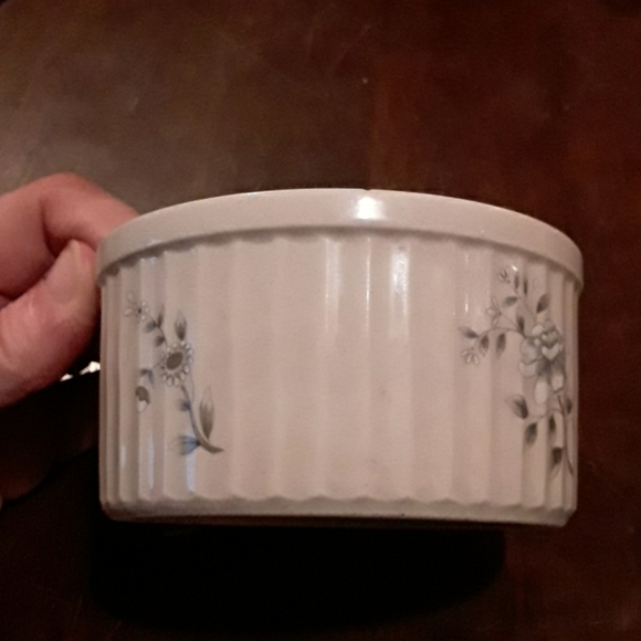 SOUTHAMPTON STONEWARE COLLECTION Other - STONEWARE BOWL.